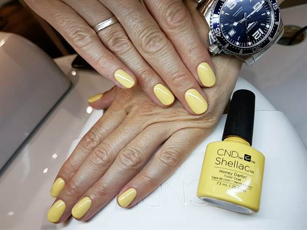 SMALTO SEMIPERMANENTE SHELLAC Honey Darlin'